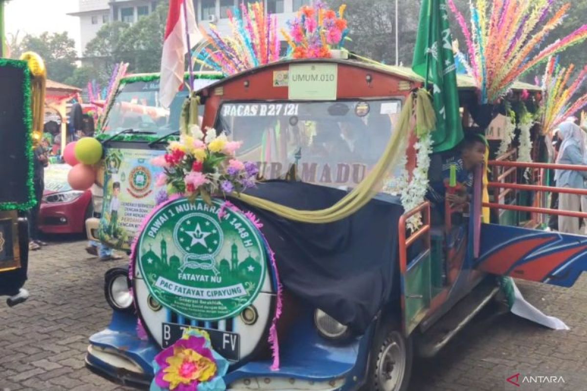 Islamic New Year Parade Boosts Odong-Odong Rentals in East Jakarta