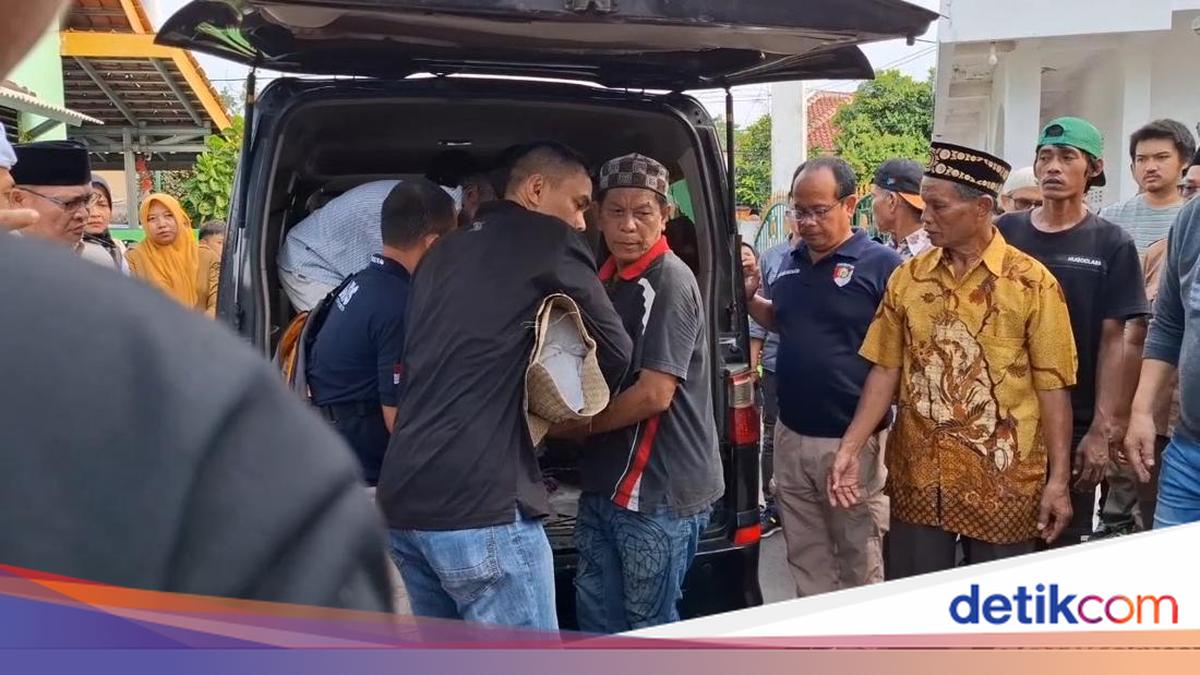 Purwakarta Official Found Dead with Multiple Wounds at His Home