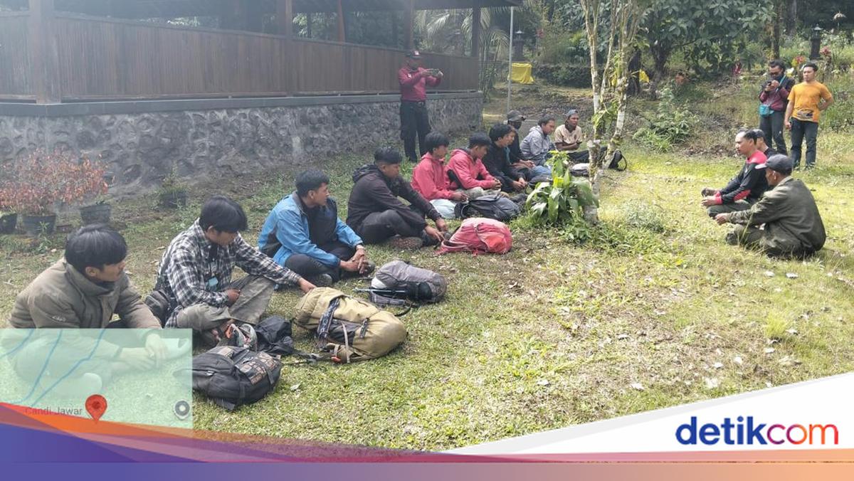 13 Illegal Mount Semeru Hikers Detained