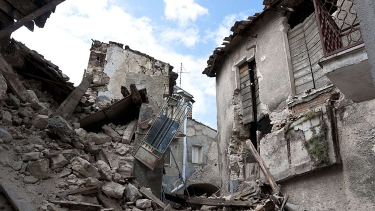 BNPB Details Moments of M 6.7 Earthquake Shaking Palu, Several Buildings Severely Damaged