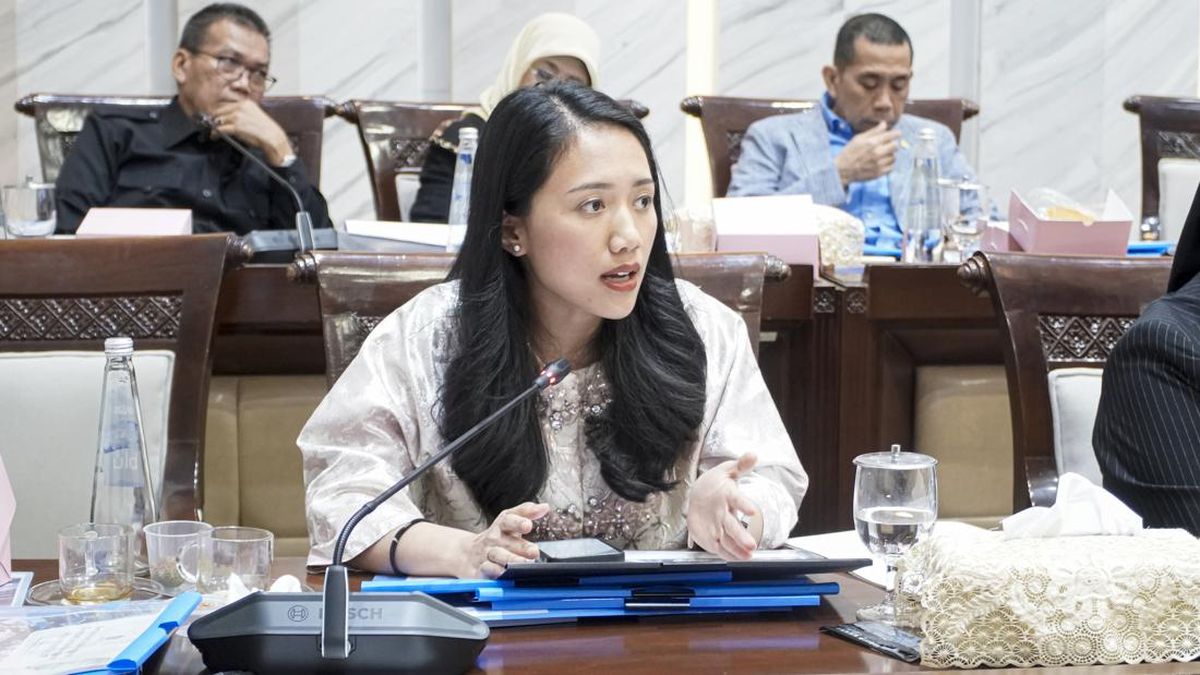 Puteri Komarudin Urges Customs to Enhance Service Quality