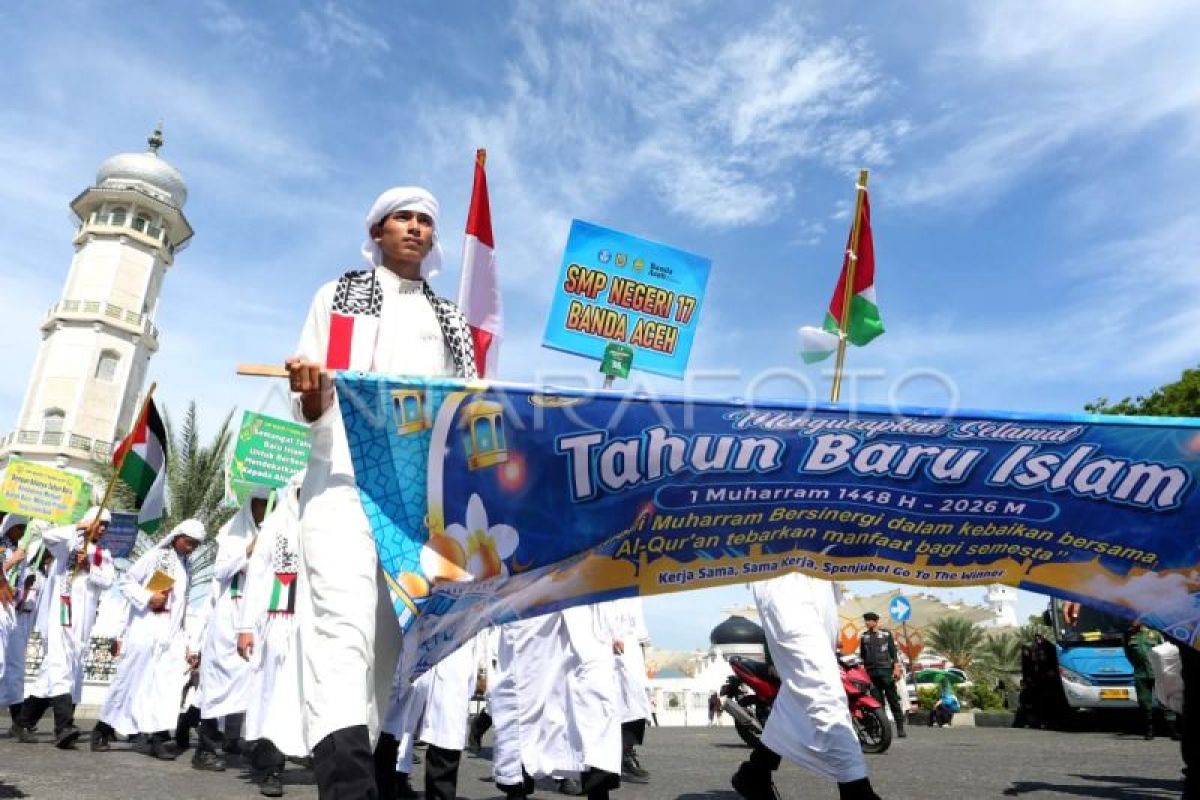 1,920 Acehnese Students Join Parade for Islamic New Year 1448 Hijriah