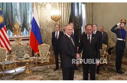Leaving Malaysia, PM Anwar Attends Russia-ASEAN Summit in Kazan