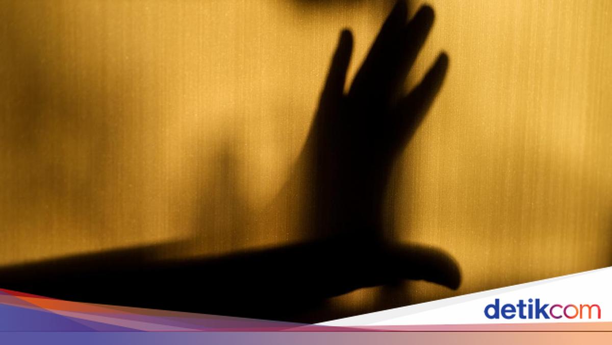 Depok Man Lures Child with Game Top-Up Promise, Steals Phone, Detained by Residents