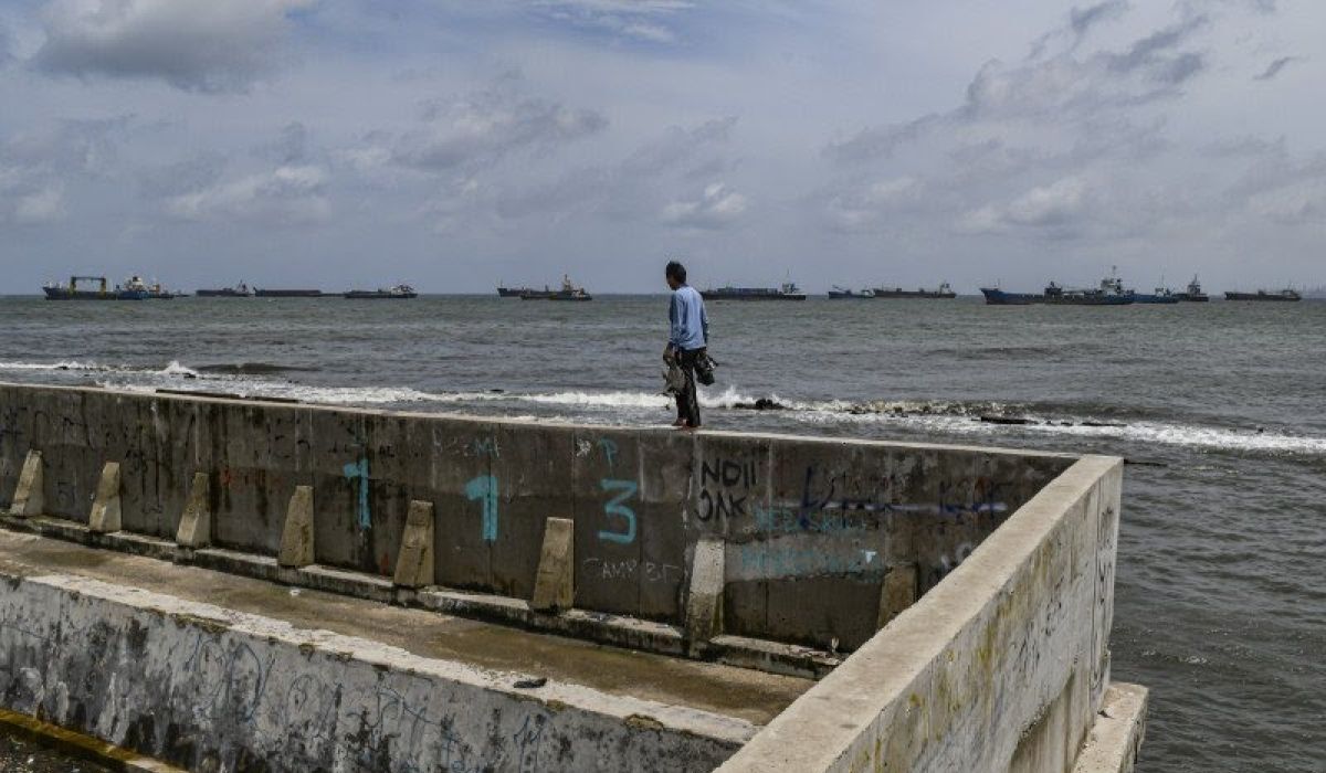 Government Advances Giant Sea Wall Project in Batang to Combat Tidal Flooding