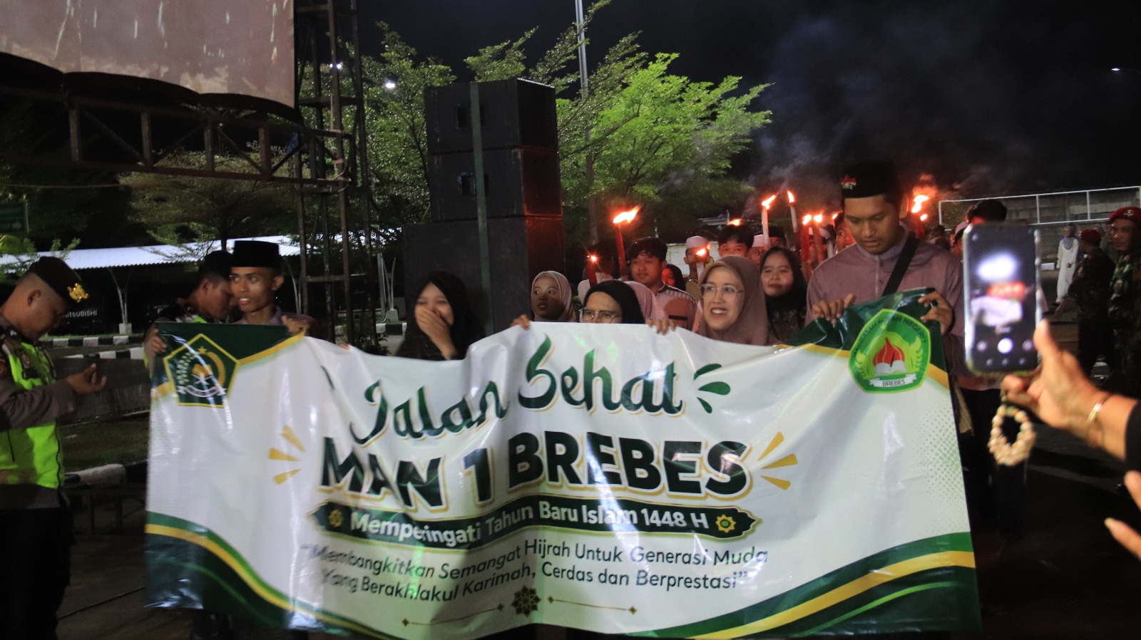 Thousands of Brebes Residents Join Torch Parade to Mark Islamic New Year 1 Muharram 1448 H