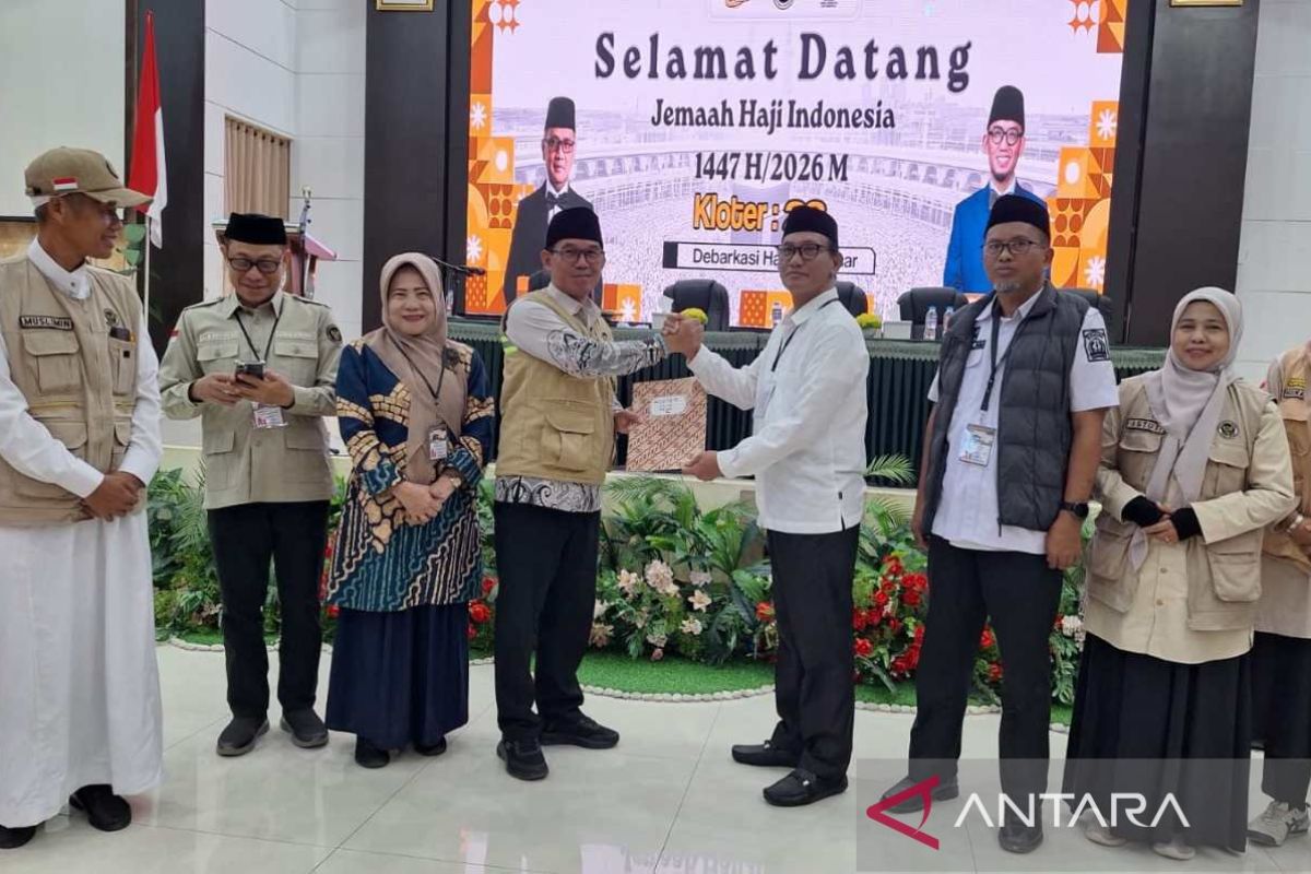 PPIH Debarkasi Makassar Welcomes Returning Hajj Pilgrims from Flight Group 22