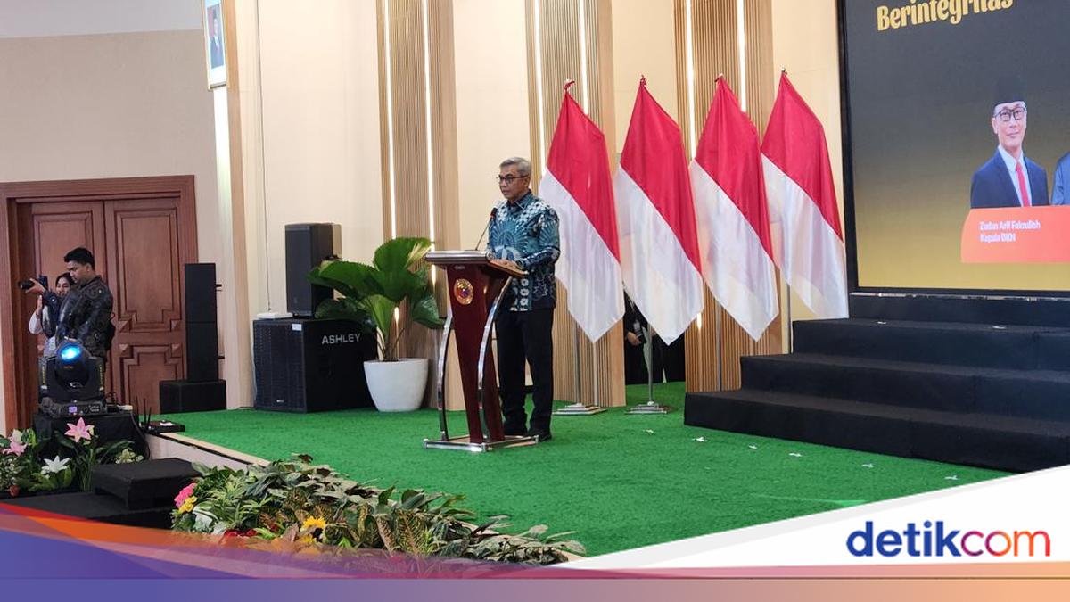 KPK Chief Warns Civil Servants of Temptations, Urges Caution with 'Hot Money'