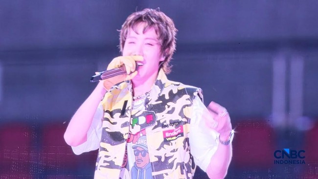 J-Hope BTS Wears Pertamina Enduro Vest at Busan Concert, Causing a Stir