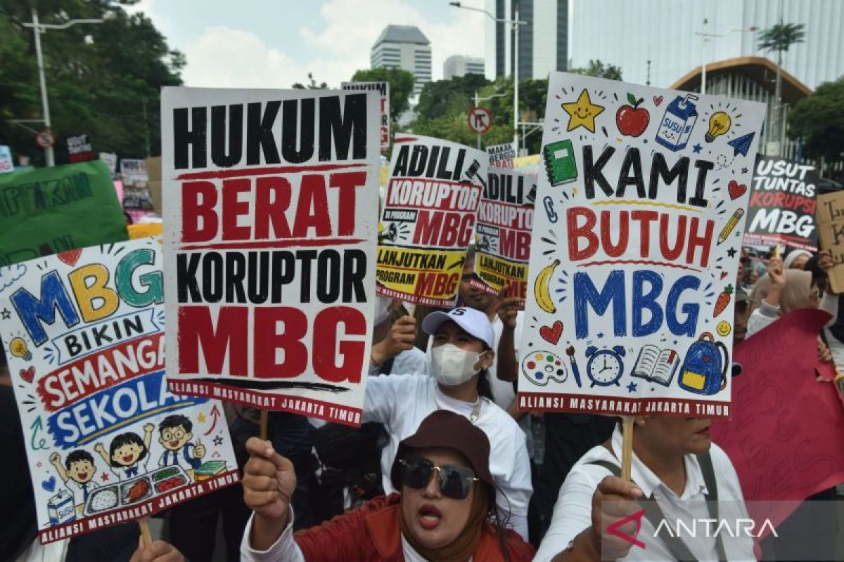 Housewives Rally at Patung Kuda to Support Continuation of Free Nutritious Meal Programme