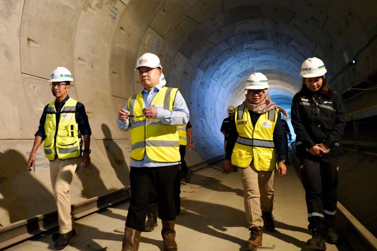 Presidential Staff Office Verifies Progress of Jakarta MRT Phase 2A, Targets Monas Operation Next Year