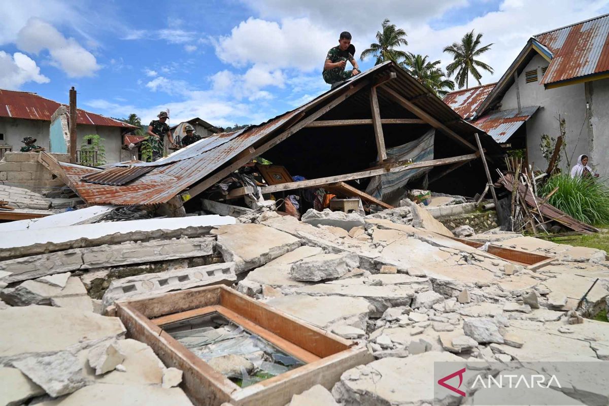 Hundreds affected by 6.7 magnitude earthquake in Sigi, one fatality reported