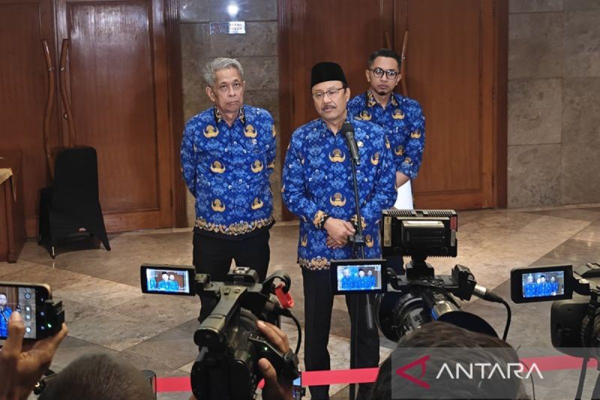 Social Affairs Ministry Invites Literacy Activists to 'Open House' at People's Schools
