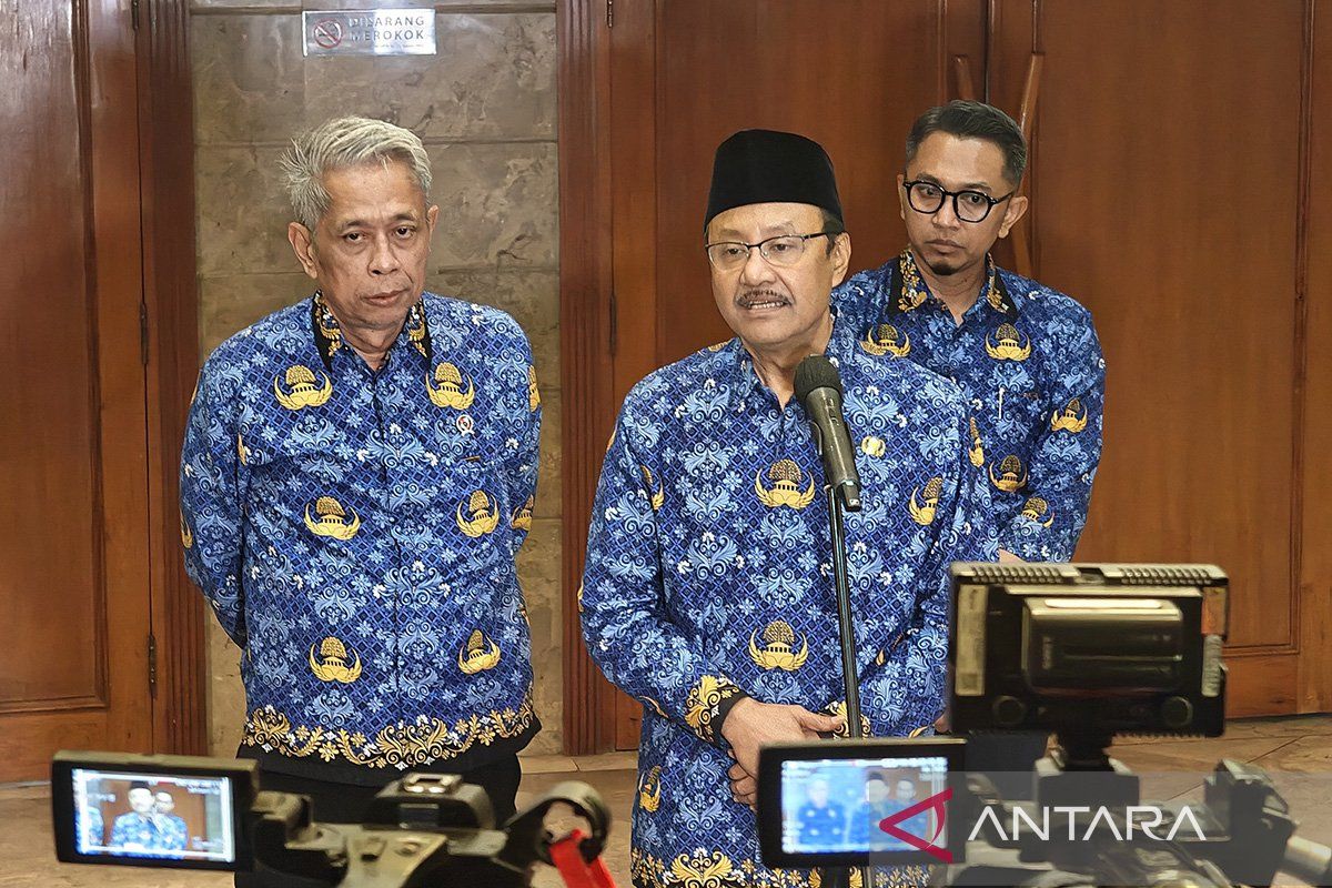 Government Distributes Rp967.5 Billion in Stimulus Aid for Sumatra Recovery