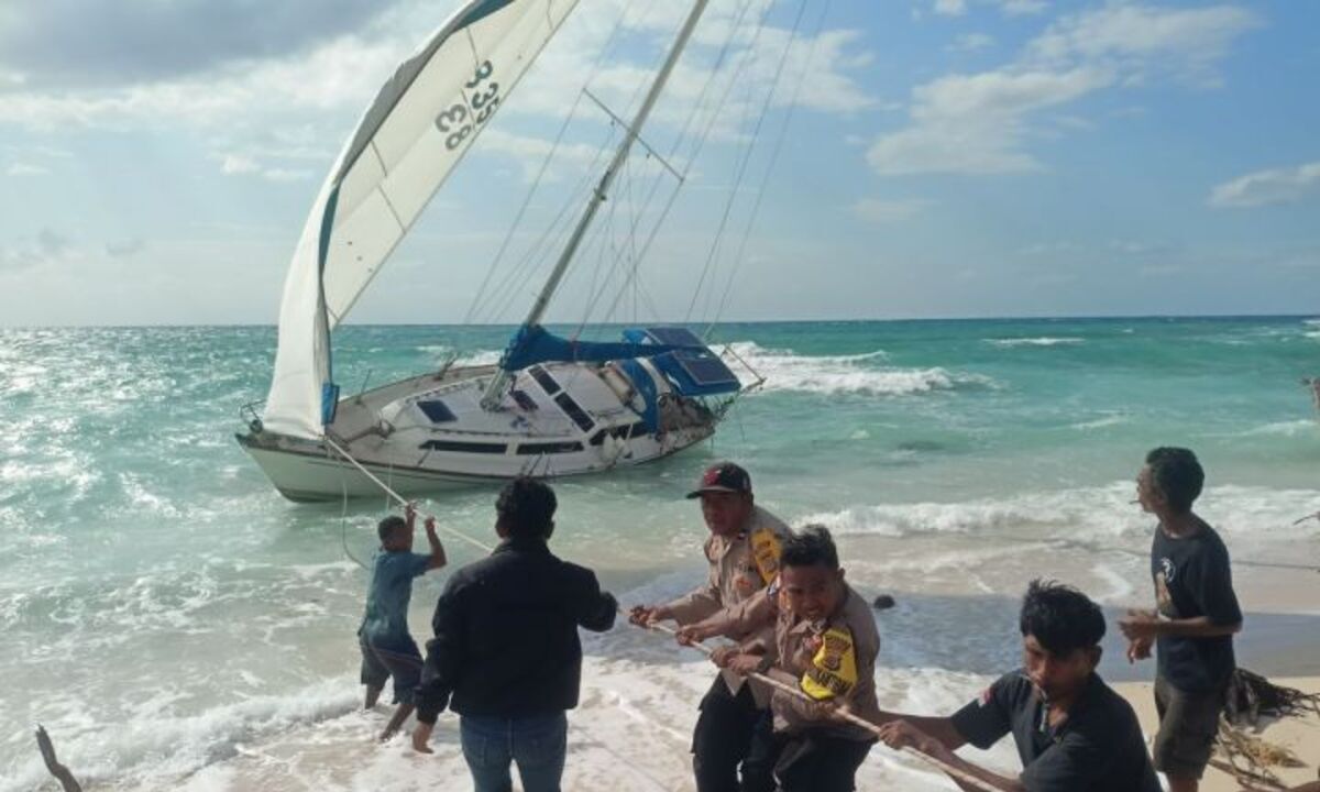 Police Investigate Australian Yacht Balamara Found Stranded in Rote Ndao