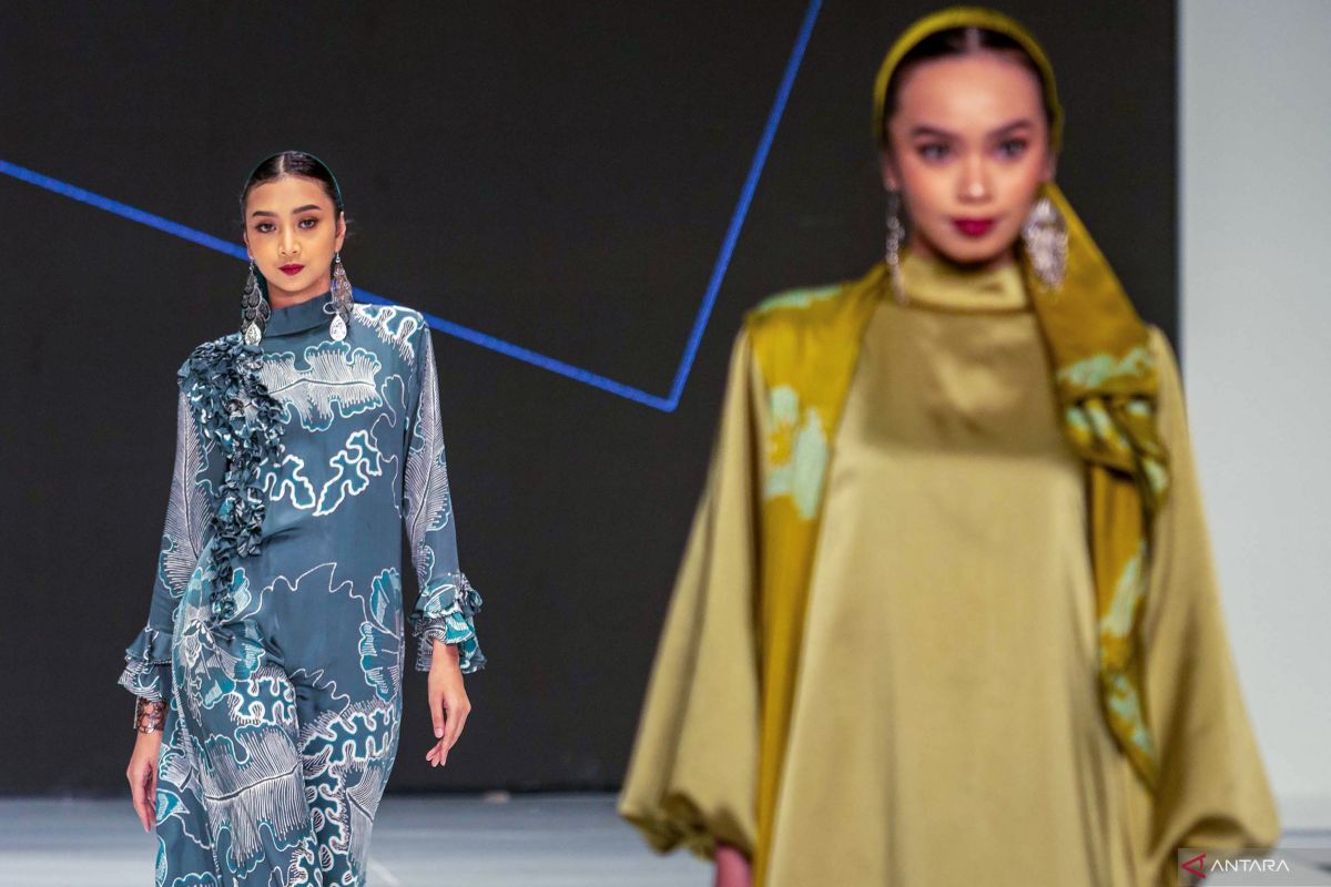 DIY Tourism Office: Fashion a Potential Creative Economy Sub-sector for the Future