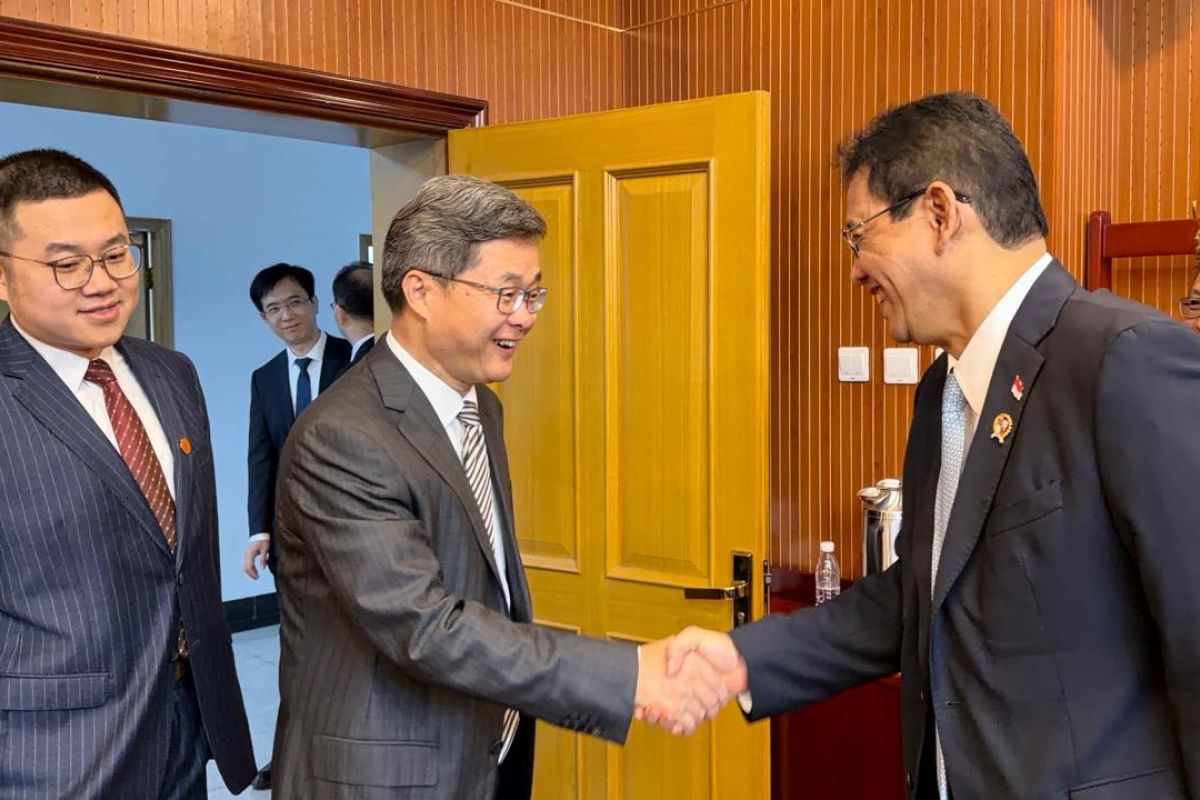 Finance Minister Purbaya Meets Chinese Counterpart to Strengthen Financing Strategy