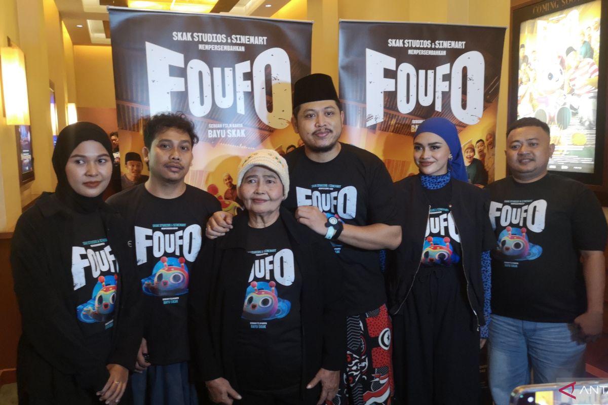 "Foufo" cast member makes acting debut at age 63