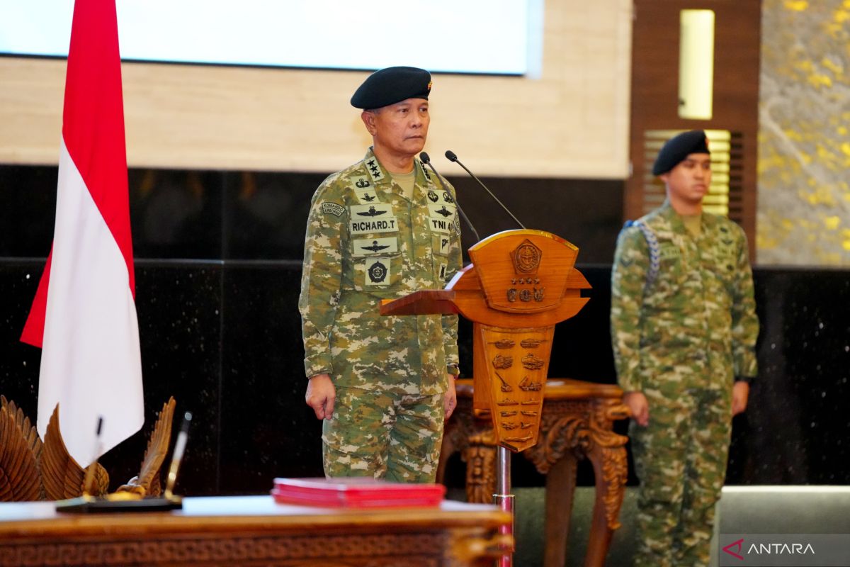 TNI Inaugurates Two High-Ranking Officers as Commander of Joint Defence Area II and Sesko Commander