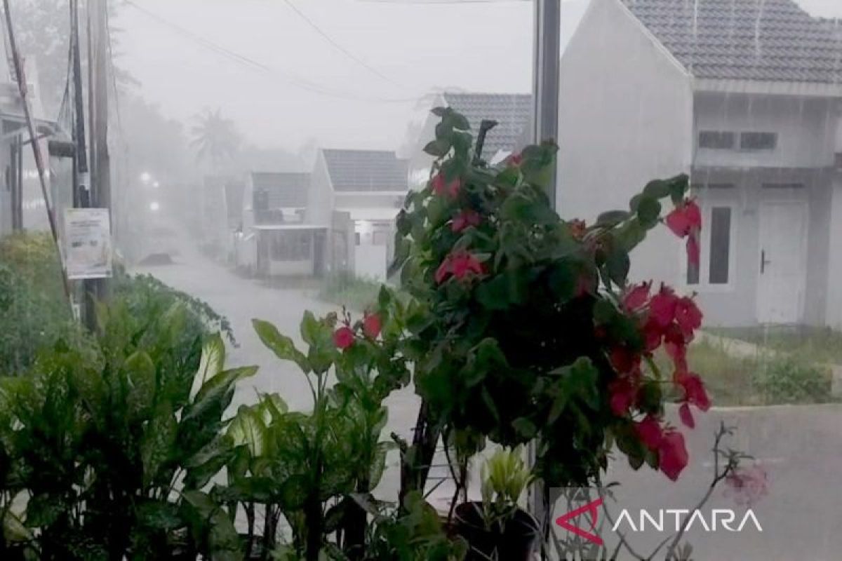 BMKG Warns of Heavy Rain Across Indonesia Due to Cyclonic Circulation