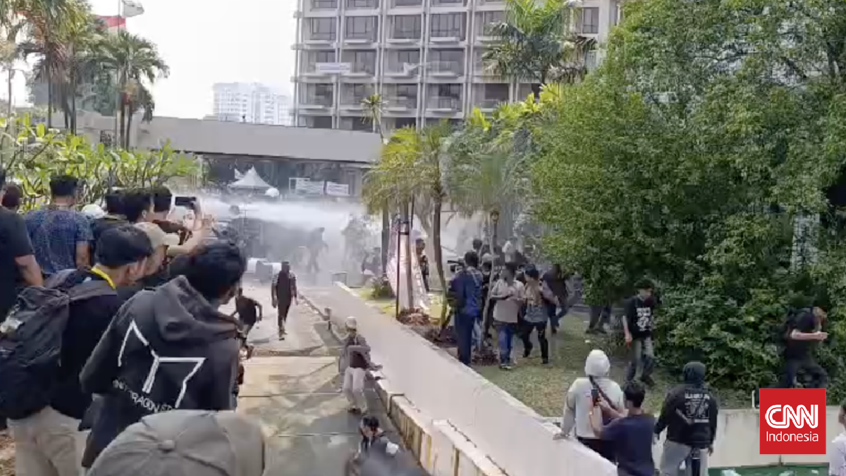 Security Forces Secure Hotel Sultan, Protesters Retreat