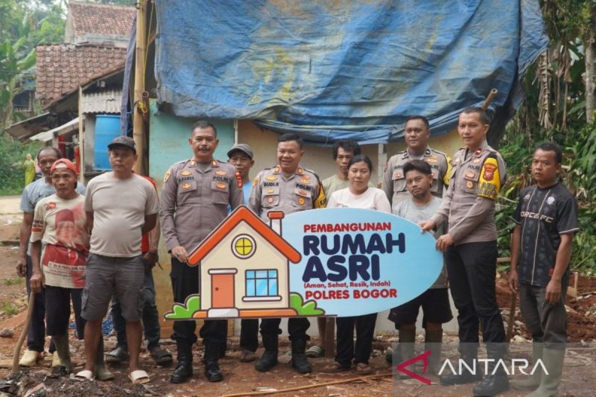 Bogor Police Build Eight Homes for Residents Using Internal Donations