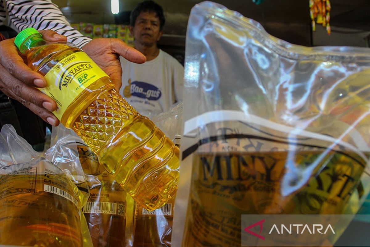 Trade Minister confirms Minyakita ceiling price remains unchanged at Rp15,700 per litre