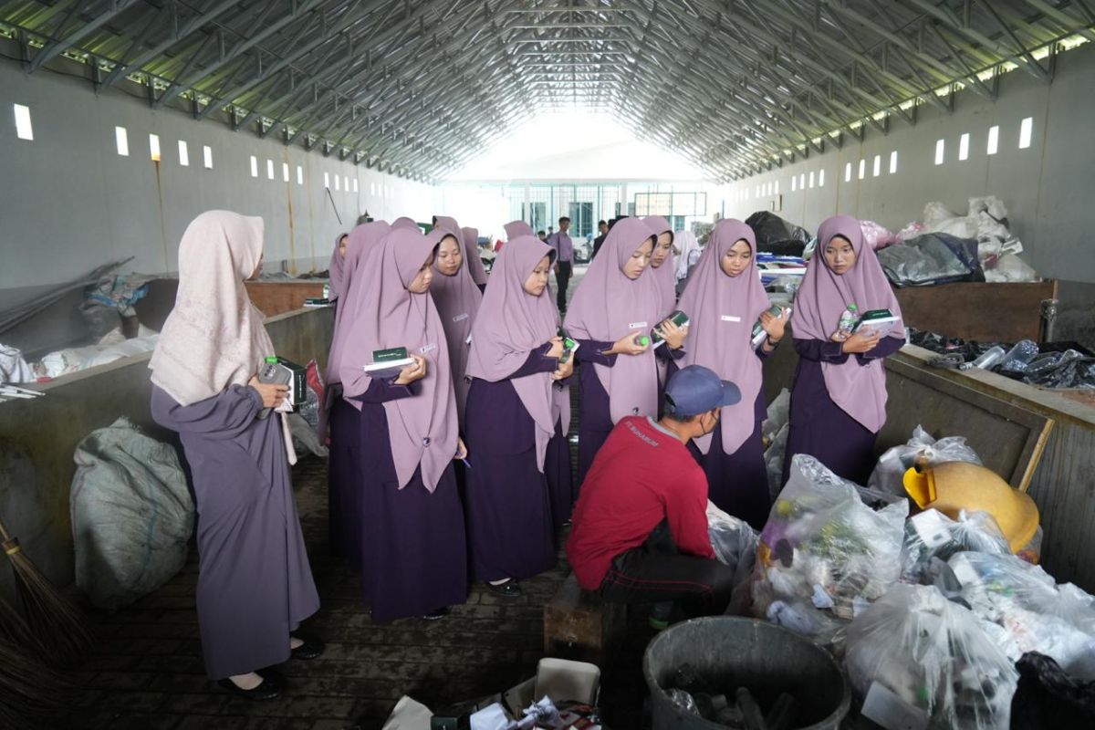 UMY develops BSF maggot technology to process campus organic waste