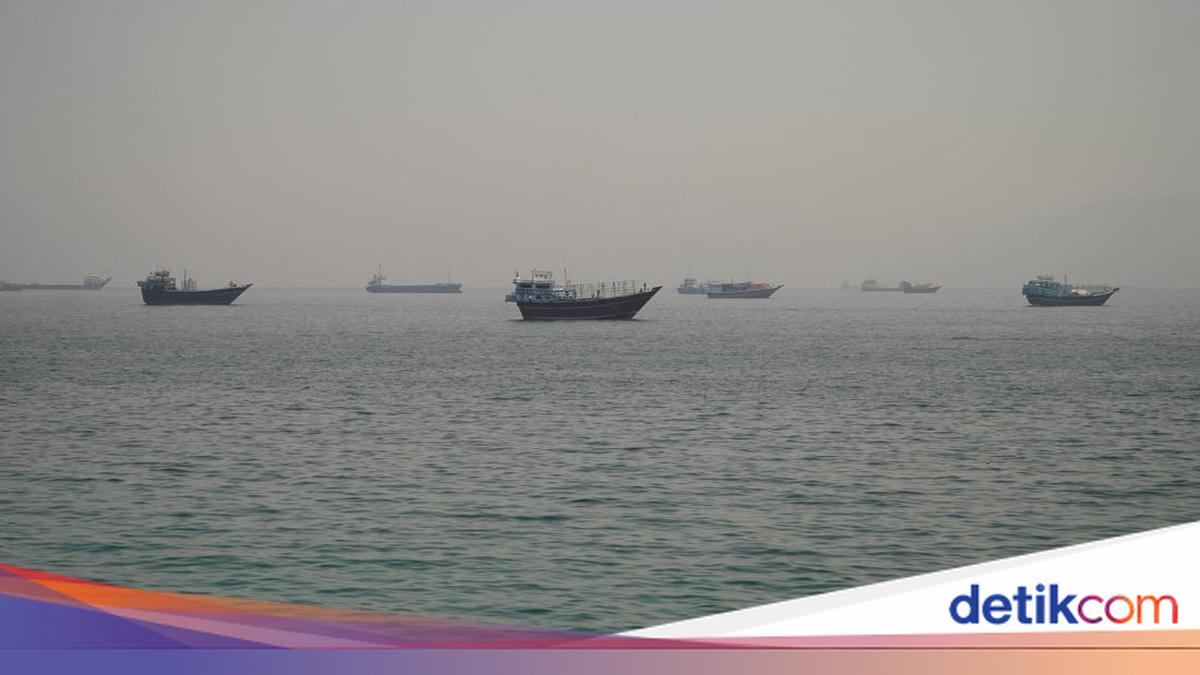 11 Iranian Tankers Break US Blockade Following Peace Agreement