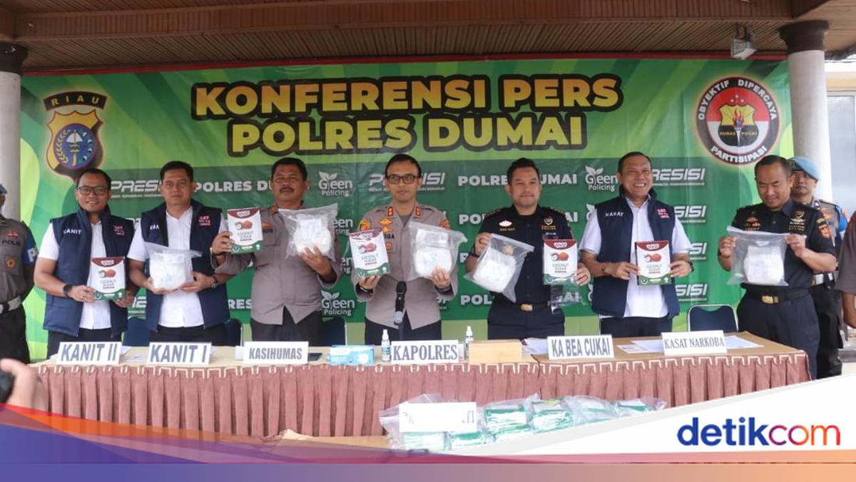 Courier Smuggling Rp 5 Billion in Meth from Malaysia Arrested in Riau