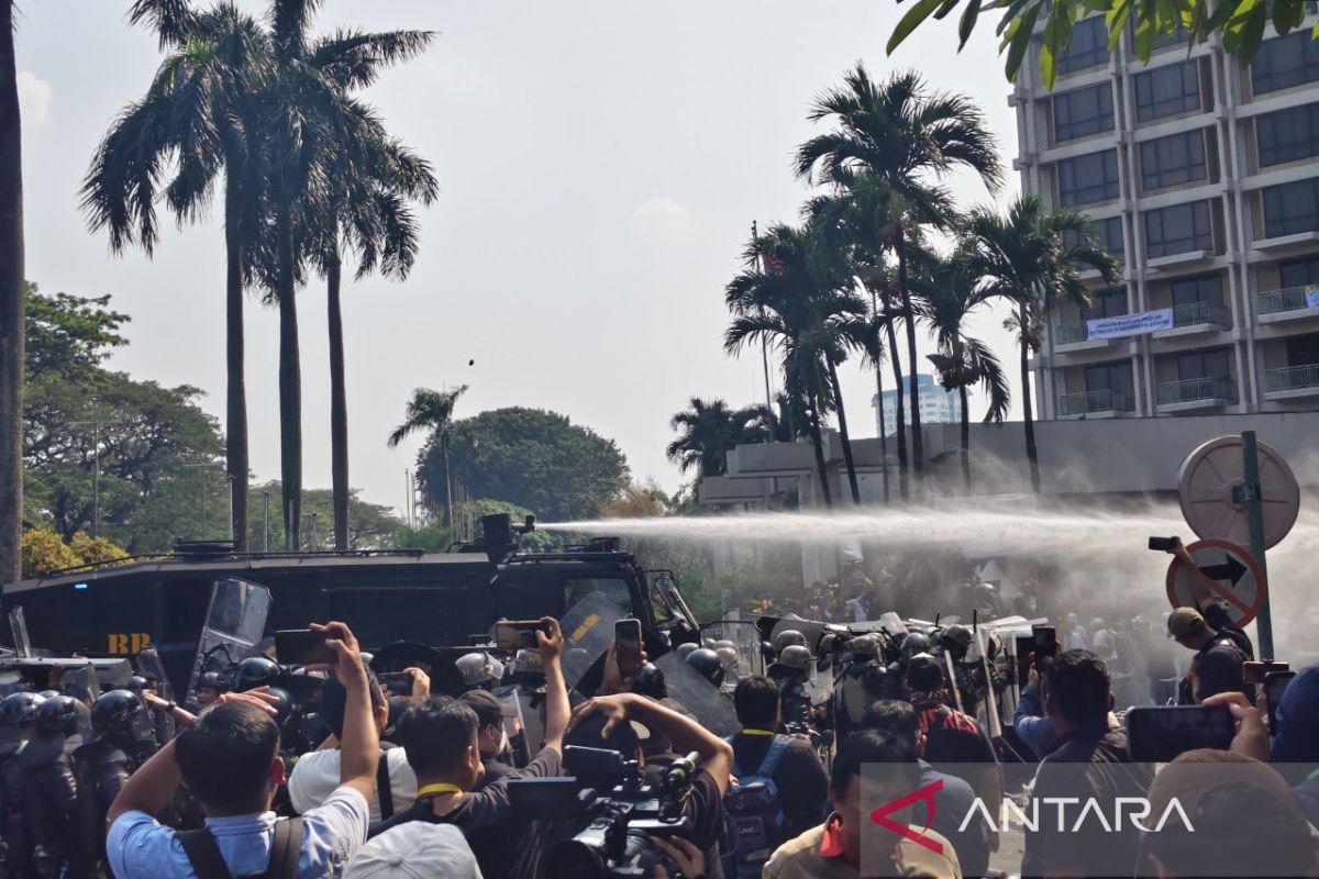 Police Arrest 69 Individuals Following Riots During Ex-Hotel Sultan Land Execution