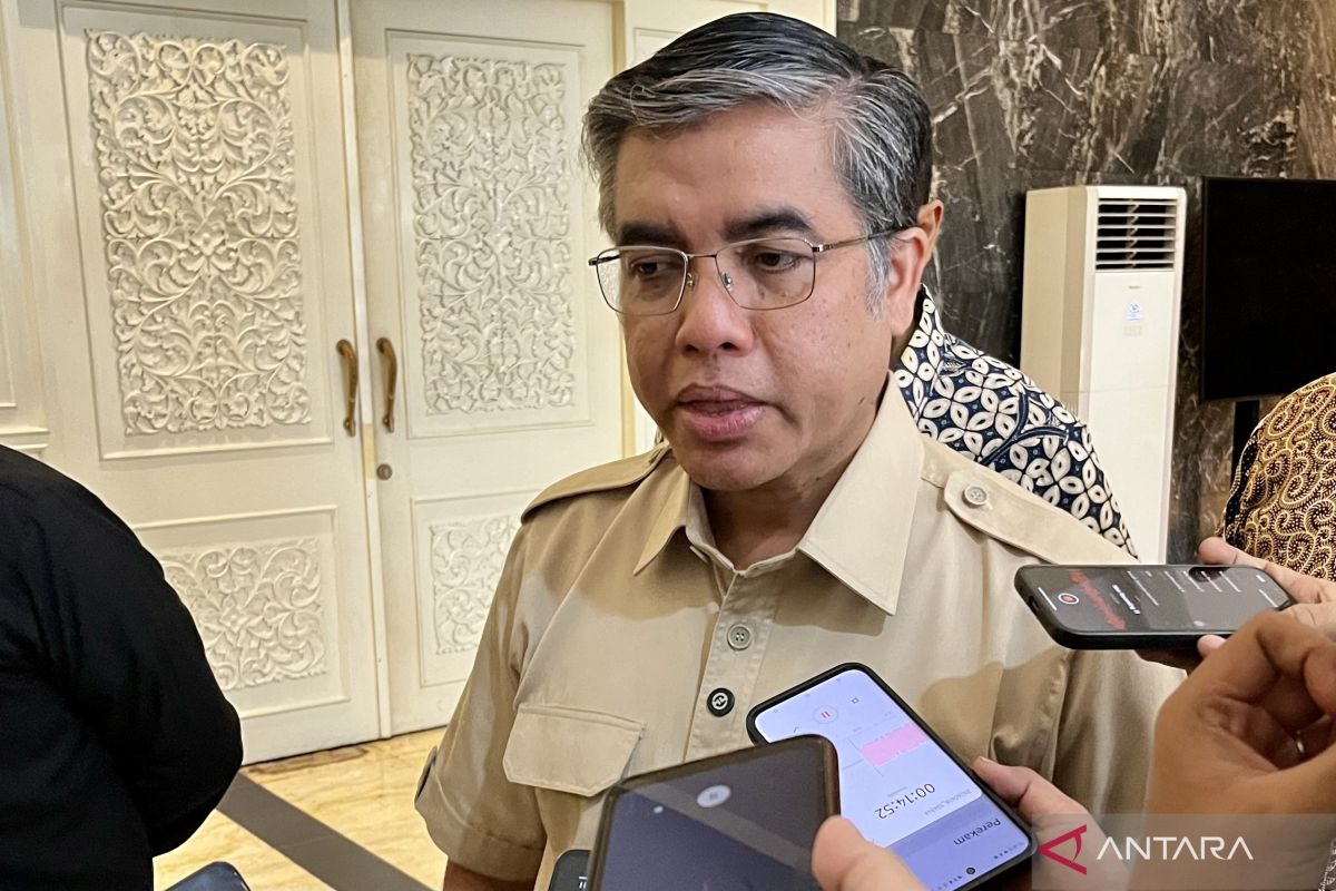 Manpower Minister Responds to Call for Review of Outsourcing Regulation