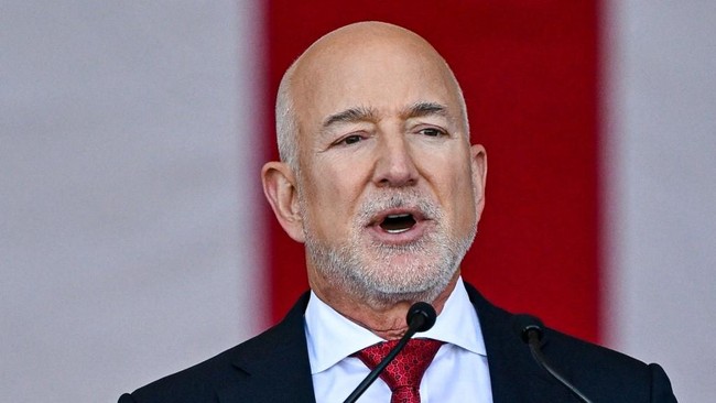 After 30,000 Layoffs, World's Fourth-Richest Man Predicts Labour Shortage Due to AI