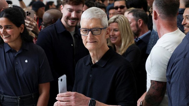 iPhone Prices Set to Skyrocket, Apple CEO Resigned to Fate