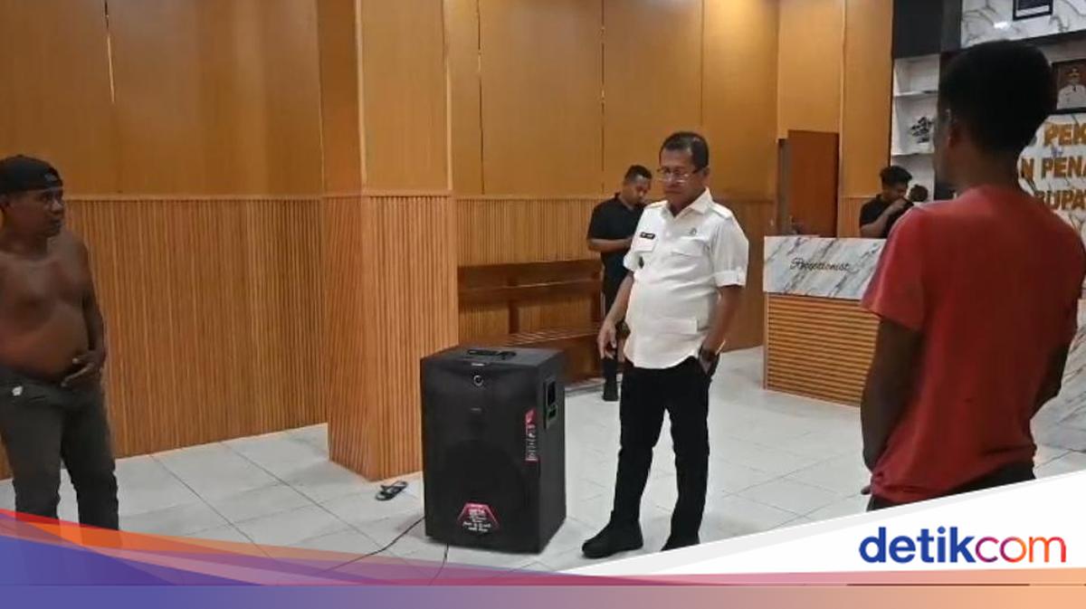 Caught Drinking During Bupati's Surprise Inspection, Kupang PPPK Fined Rp 3 Million