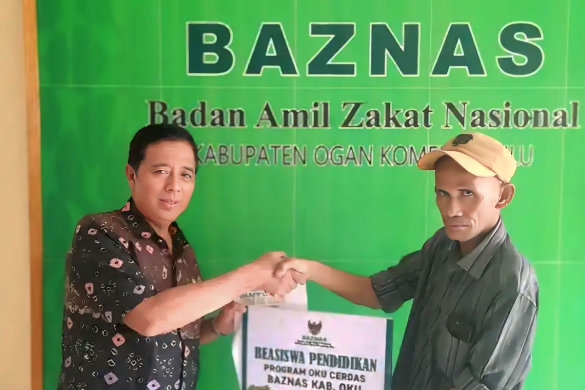 Baznas distributes education scholarships through OKU Cerdas Programme