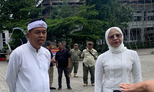 West Java Governor Dedi Mulyadi Guarantees Legal Protection for Teachers Against Criminalisation