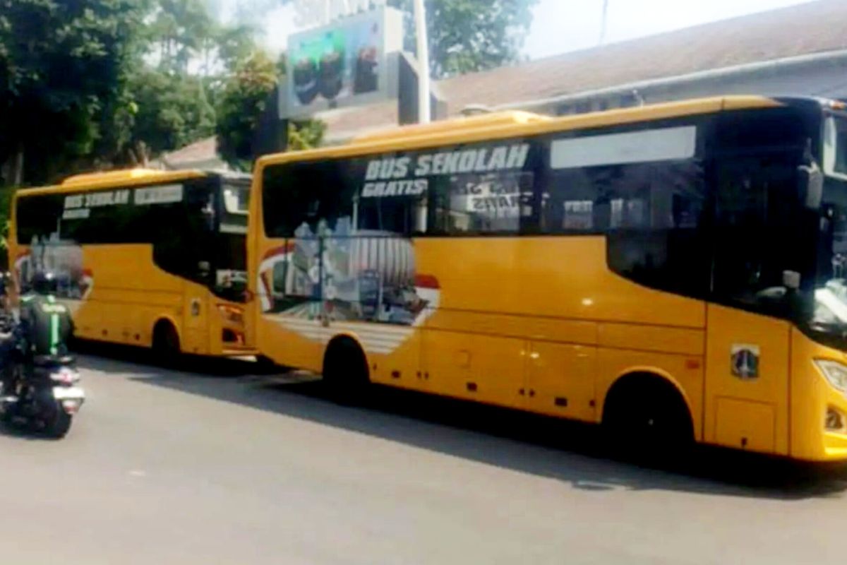 Police Question School Bus Driver After Student Dies in South Jakarta Accident