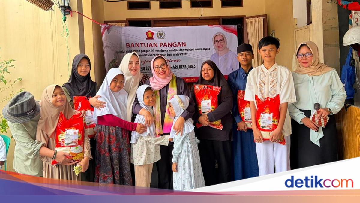 Gerindra Women's Wing Distributes Hundreds of Rice Packages to Bogor Residents