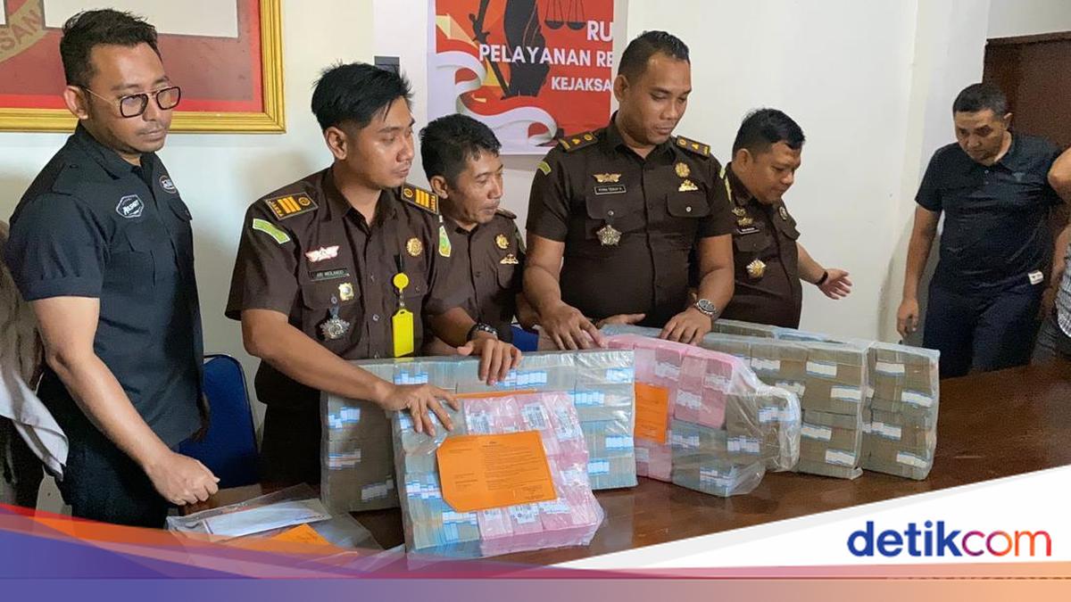 Appearance of Rp 2.8 Billion in Cash in Drug Case of Former Bima City Police Chief