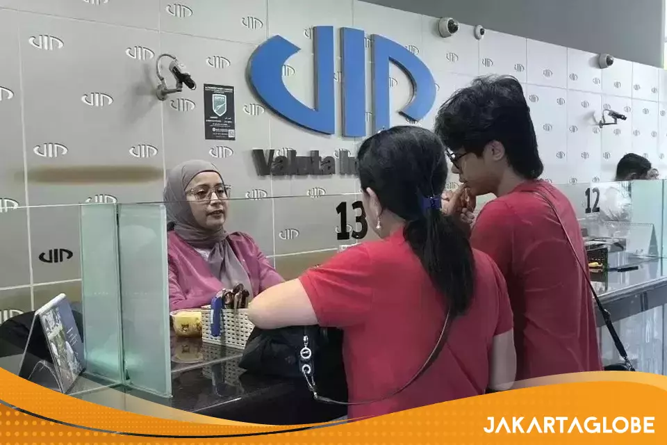 Bank Indonesia Cuts Foreign Currency Purchase Threshold to $10,000