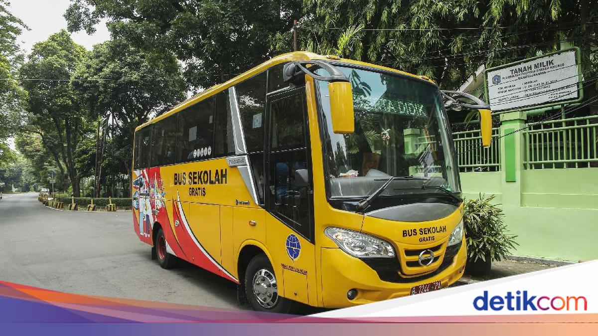 School Bus Driver Questioned After Accident Kills Student in South Jakarta