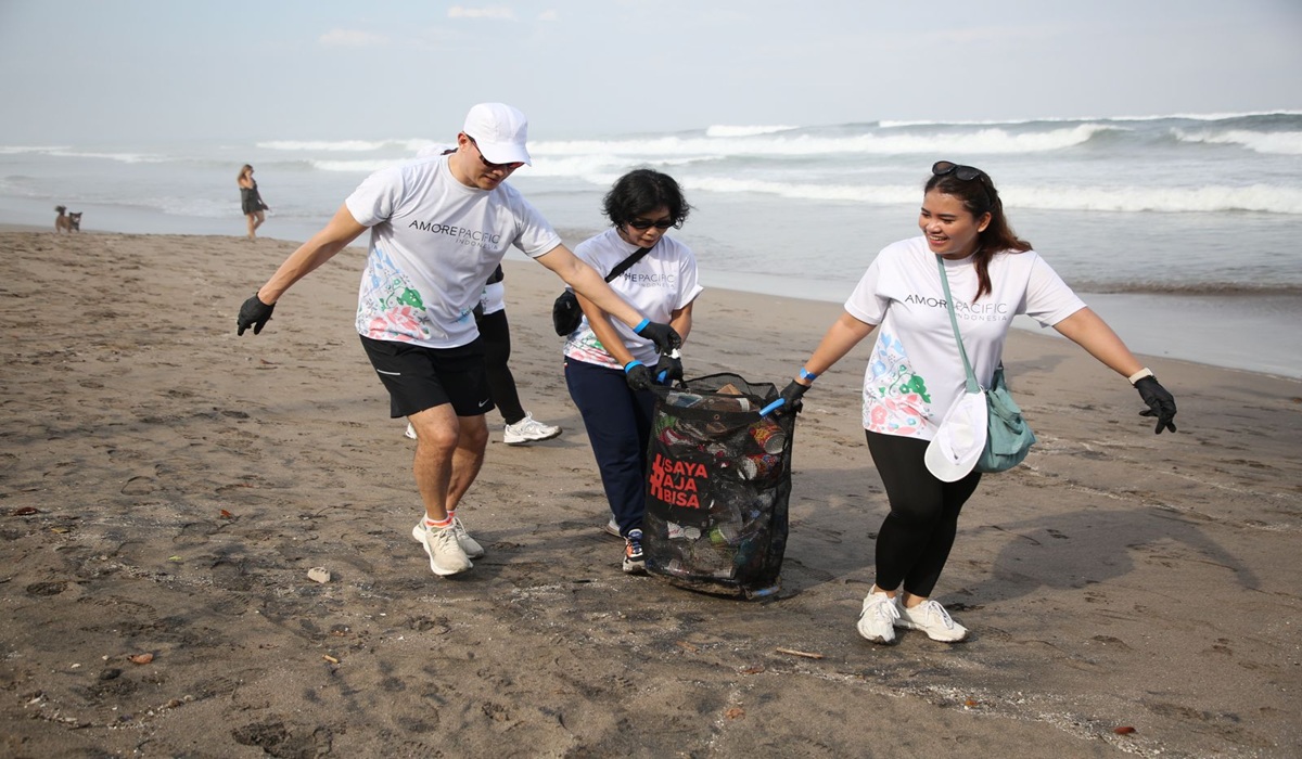 Plogging Action in Bali Collects 100 kg of Waste