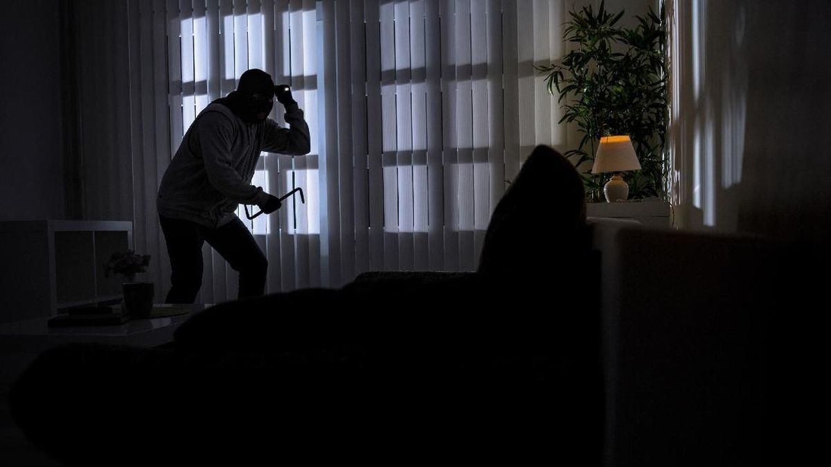 Brutal Robbery at Luxury Home in Menteng: 500 Grams of Gold Stolen