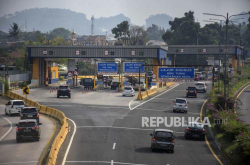 Viral Motorcyclist Breaches Toll Road, Foreign Driver Trapped by Google Maps