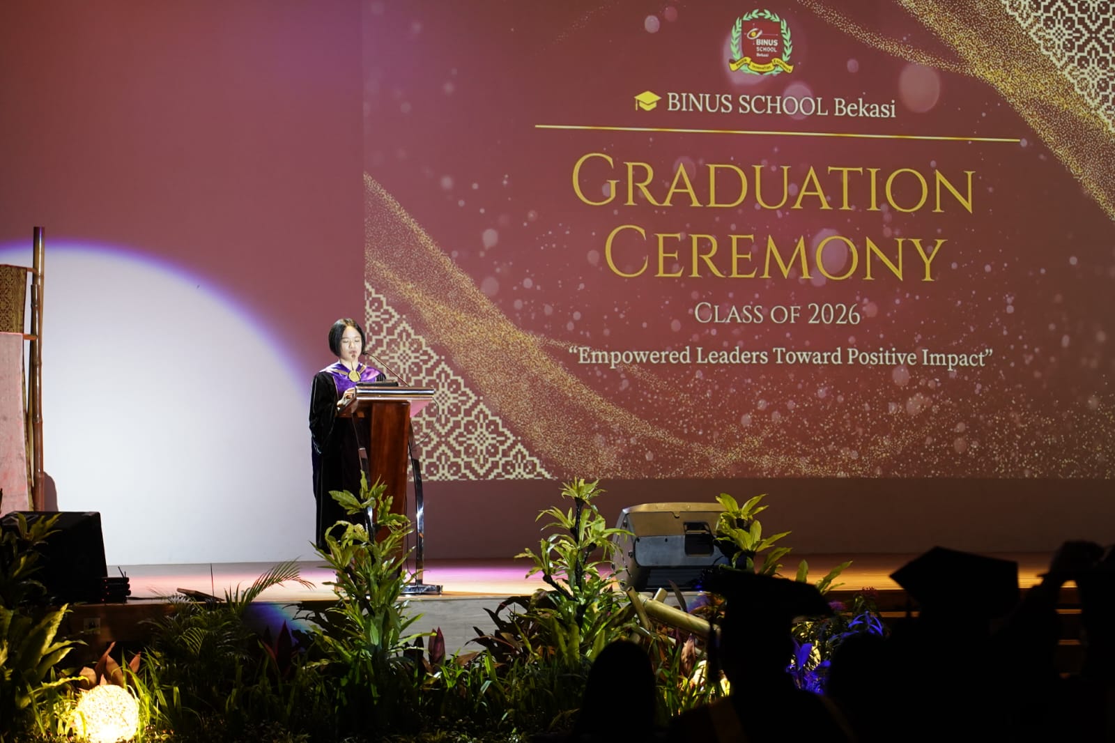 University Admission Competition Intensifies, Schools Strengthen Student Mentoring