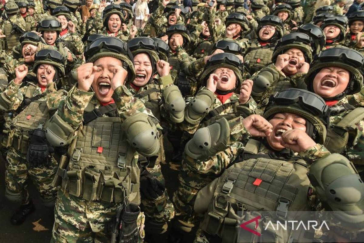 Marines Train Prospective Managers of Red and White Village Cooperatives and Fishing Villages in Basic Military Course
