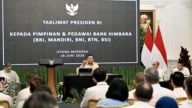 Prabowo Gathers 100 State Bank Directors and Commissioners at the Palace