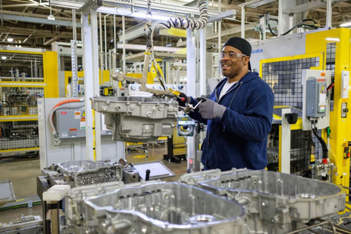 GM Adds 50 Robots to Factory After Laying Off Over 1,000 Workers