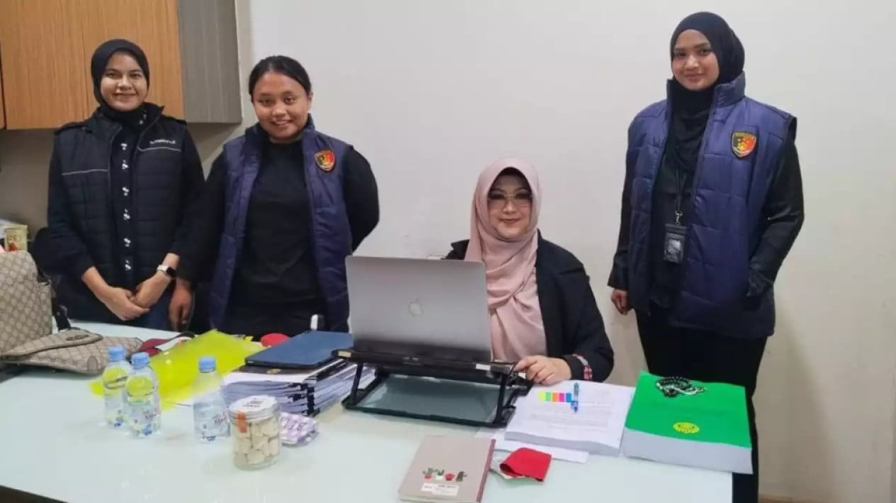 Dr Tifa Arrested, Still Takes Doctoral Exam at Polda Metro Jaya
